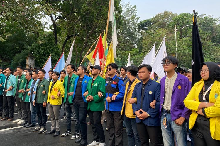 BEM SI Aksi Damai di DPR: Tegaskan Penolakan Terhadap Tindakan Anarkis