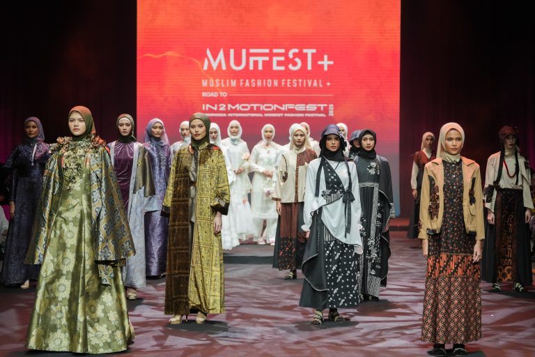 Modest Fashion Indonesia 2025: Tren Global, Identitas Budaya, dan Dominasi Pasar Muslim Dunia