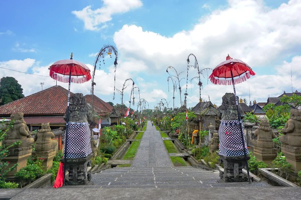 Pariwisata Indonesia 2025: Kebangkitan Ekowisata, Inklusi Desa Wisata, dan Transformasi Digital Perjalanan