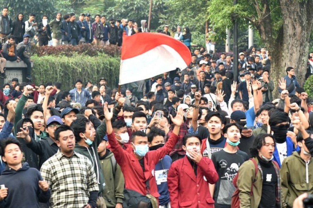Politik Indonesia 2025: Dinamika Koalisi, Peran Media Sosial, dan Harapan Generasi Muda